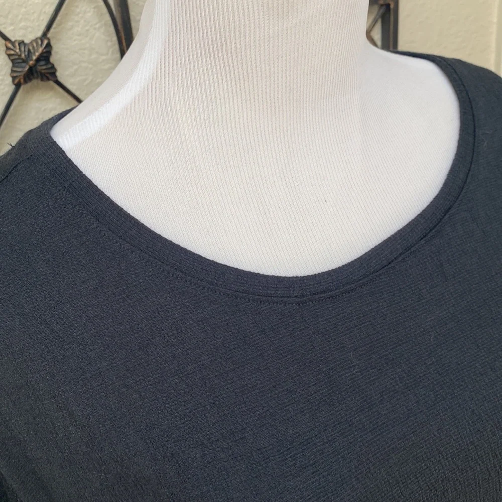 AnyBody Short Sleeve With Ruffle Bottom - Picture 2 of 4